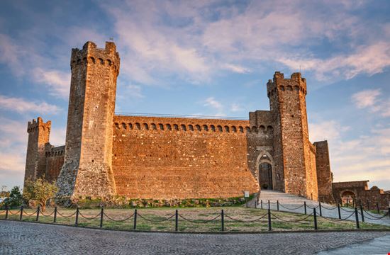 rocca di montalcino_659291965 rocca di montalcino_659291965  