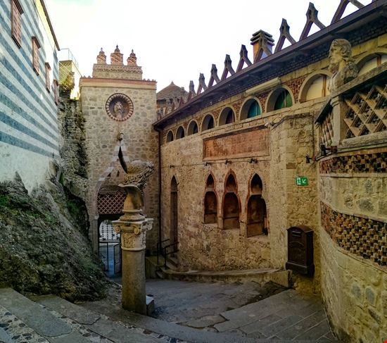 Rocchetta_Mattei_228641346-min.jpeg Rocchetta_Mattei_228641346-min.jpeg  