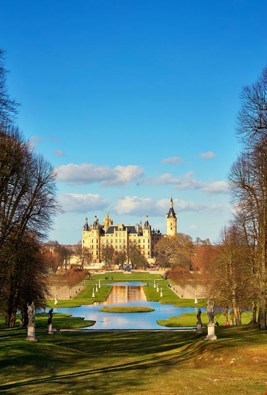 Schwerin_313496115-min.jpeg Schwerin_313496115-min.jpeg  