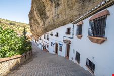 Setenil_413766829-min.jpeg