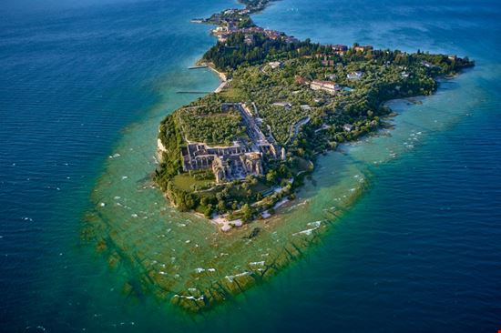 Grotte di Catullo dall'alto Grotte di Catullo dall'alto  