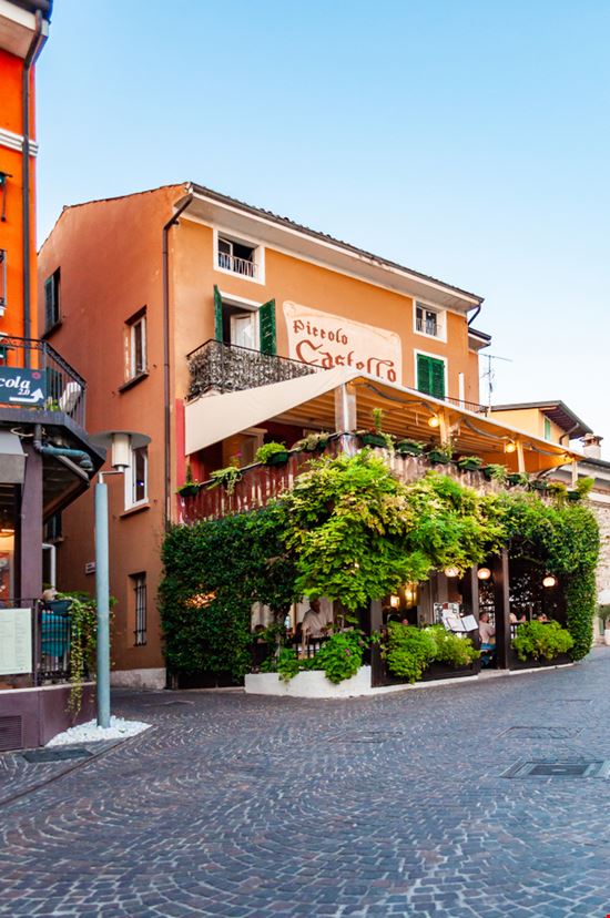 shutterstock_1603316521 shutterstock_1603316521  