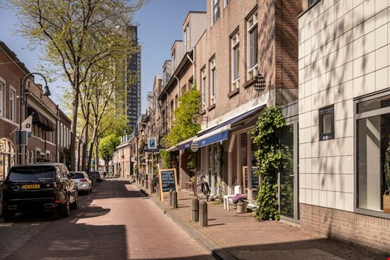 shutterstock_1712610232 shutterstock_1712610232  