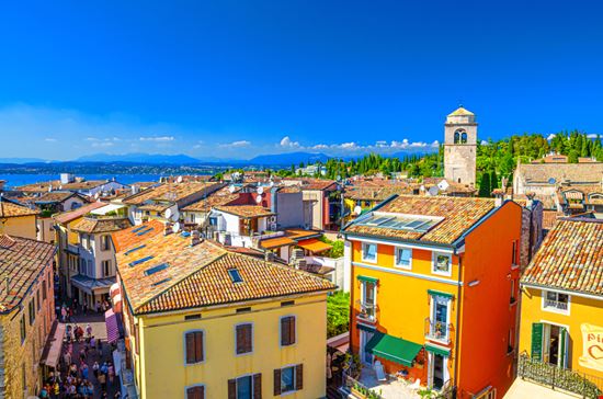 shutterstock_1746521009 shutterstock_1746521009  