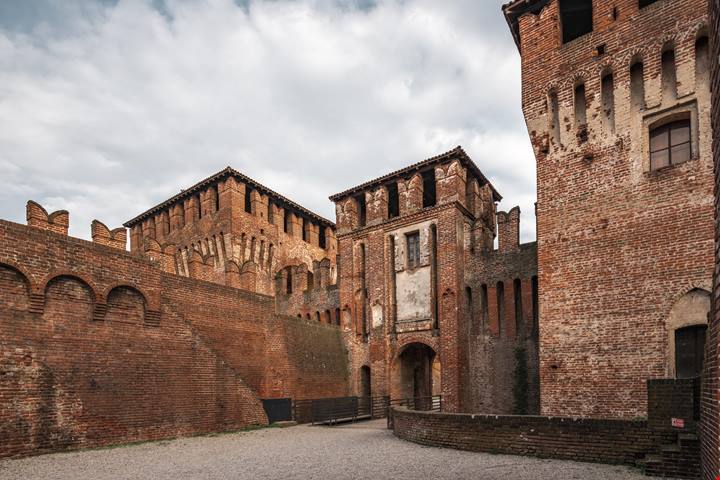 A 30 minuti da Cremona c'è uno dei borghi più belli della Lombardia: tutti stanno prenotando qui per il mese di ottobre