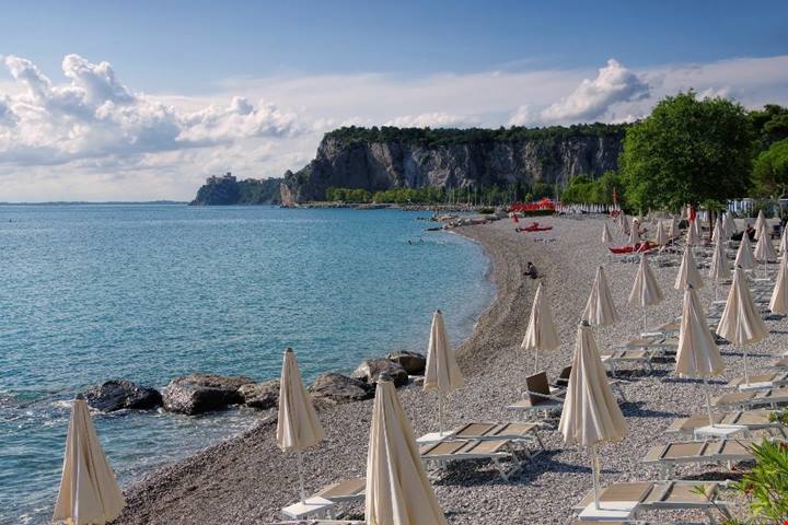 La top 10 delle spiagge nudiste in Italia