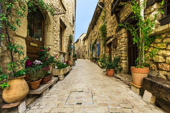 tourrettes sur loup_233782048 tourrettes sur loup_233782048  