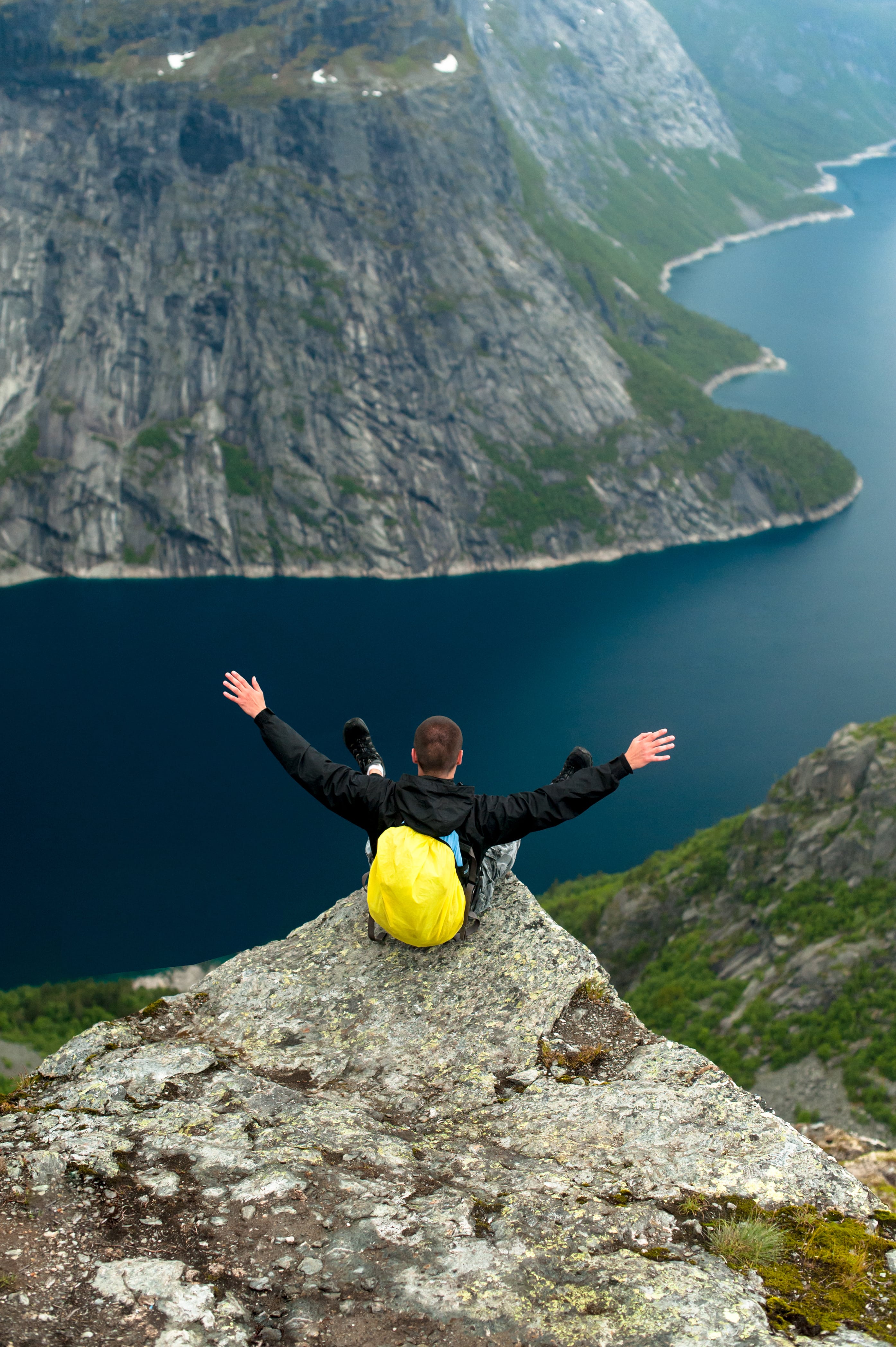 Trolltunga_169018813-min.jpeg