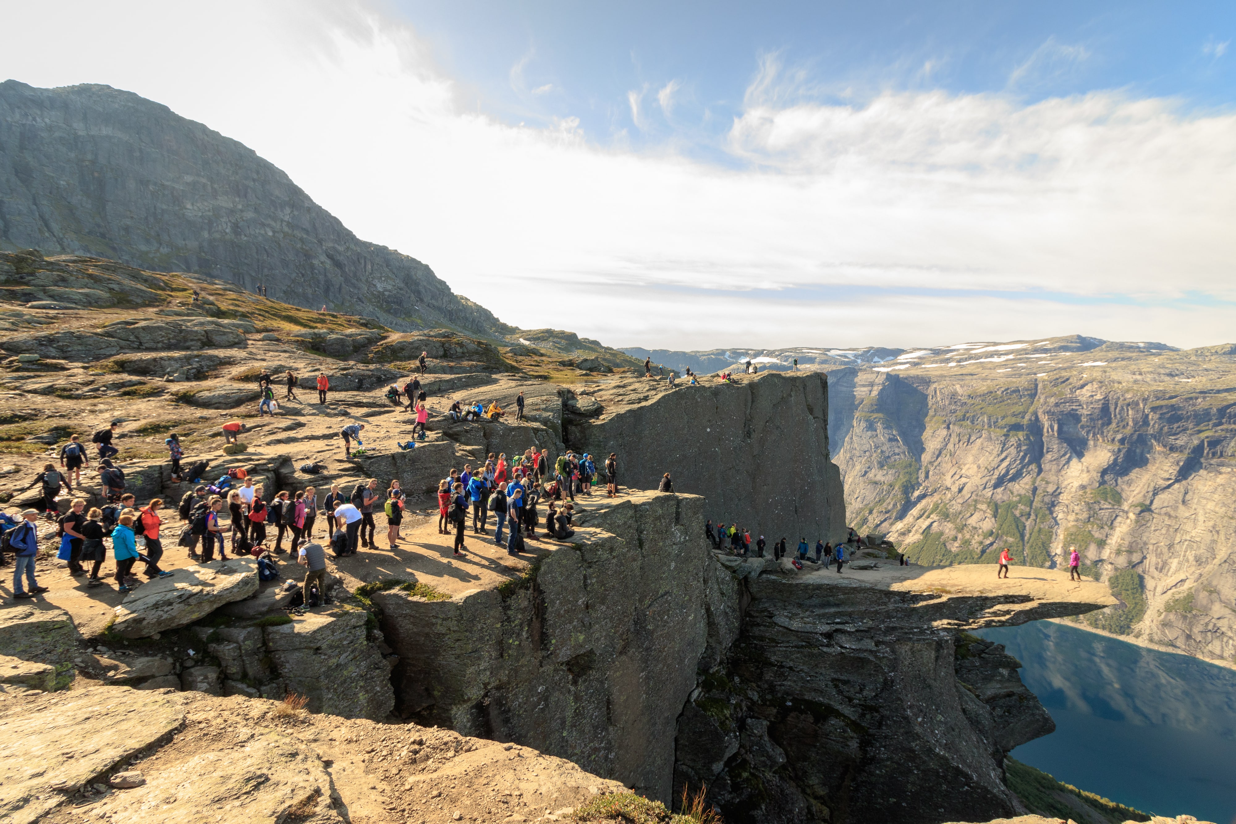 Trolltunga_182434893-min.jpeg
