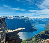 Trolltunga_264297075-min.jpeg