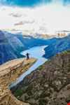 Trolltunga_314744766-min.jpeg