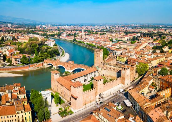 Verona_1834263124 Verona_1834263124  