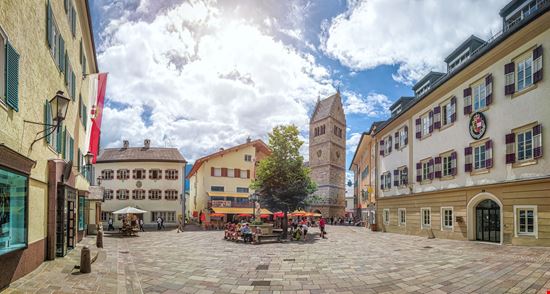 Zell_119272503-min.jpeg Zell_119272503-min.jpeg  