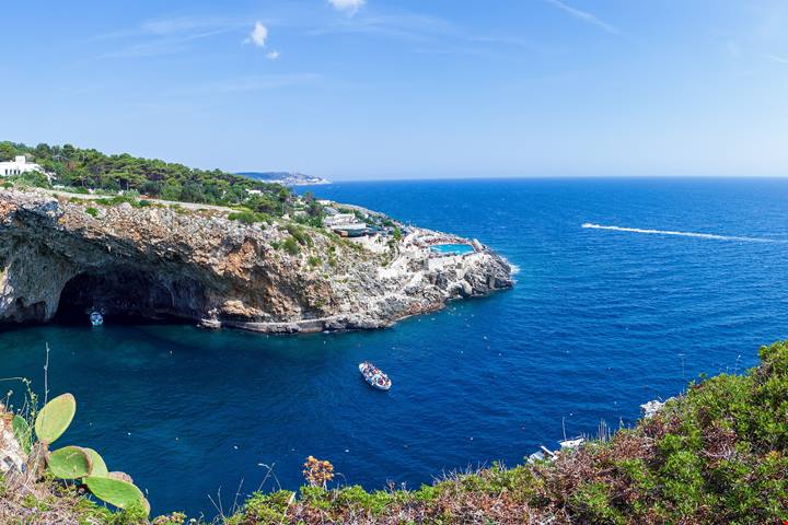 La Zinzulusa è la Grotta degli Stracci che puoi vedere per mezz'ora e senza superare i 150 metri