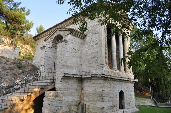 1751_21.jpg