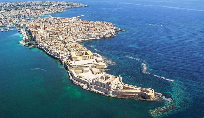 come_arrivare_e_come_muoversi_a_siracusa